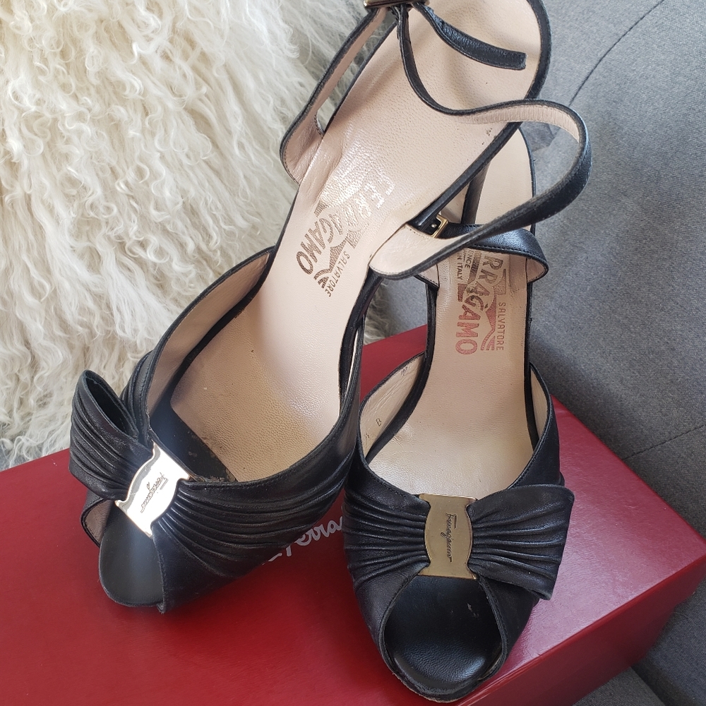 Salvatore Ferragamo Black Leather Pumps
